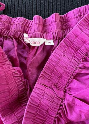 Шелковые яркие шелковые шорты цвета фуксии3 фото