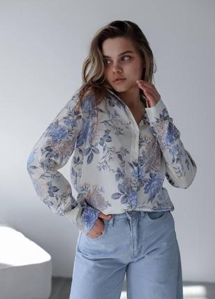 Блуза на ґудзиках в квіти