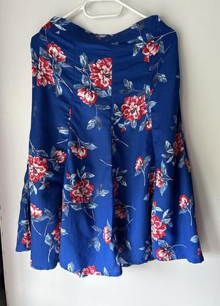 Синяя юбка-миди в цветы8 фото