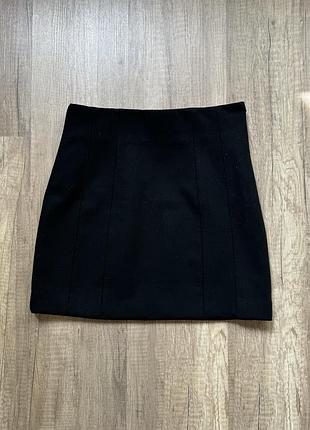 Актуальна базова чорна щільна мініспідниця zara, p.s