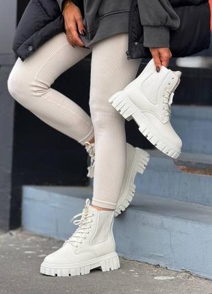 Женские ботинки белые на зиму и осень высокие с мехом платформа