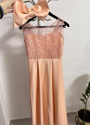 Персикова сукня святкова для дівчинки1 фото