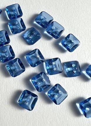 Пуговица 8/111 блузочная квадратная прозрачная 2отв синяя 10мм пластик