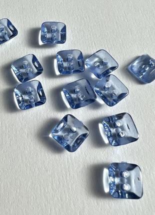 Пуговица 8/109 блузочная квадратная прозрачная 2отв синяя 10мм пластик