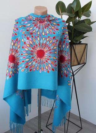 Кашеміровий шарф з шовковою вишивкою у небесному кольорі