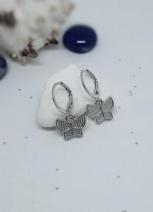Серебристые серьги бабочки