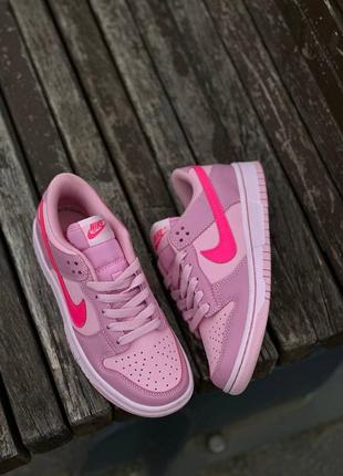 Nike dunk low gs triple pink4 фото