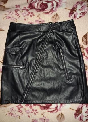 Стильная кожаная юбка