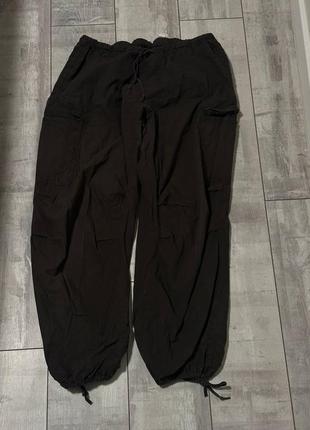 Коричневі карго штани