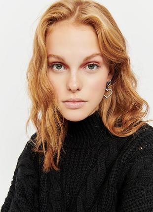 M свитер оверсайз короткий женский черный теплый зимний с горловиной гольф