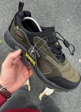 Кросівки