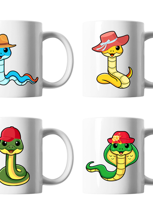 Білі чашки (кухлі) сімейні з оригінальним новорічним принтом «сім'я змій. змійки. змії в капелюхах»