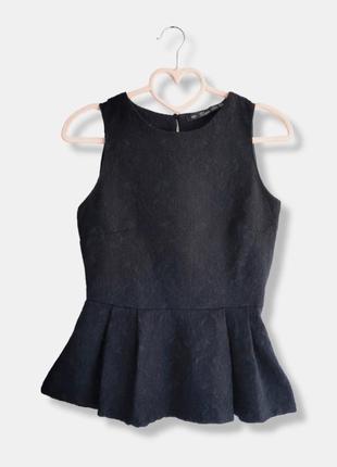 Жіноча чорна блузка з баскою zara
