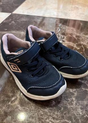 Кроссовки для девочки umbro 26