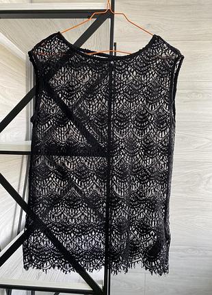 Блуза-футболка из кружева