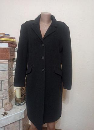 Фирменное современное натуральное мягкое и легкое пальто свободного прямого кроя указания 38 см. замеры