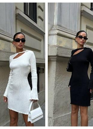 Сукня міні із довгими рукавами