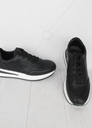Стильні чорні кросівки 39, 40 розміру