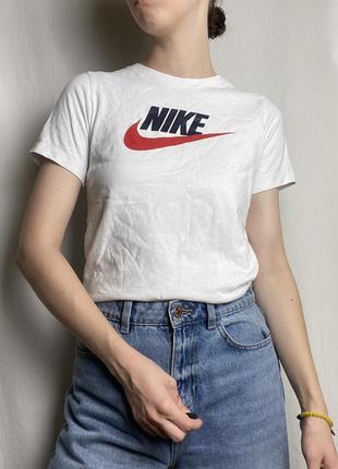 Белая футболка найк nike оригинал женская xs s