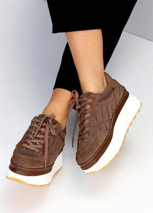 Кроссовки
арт 21877
размеры: 36-40