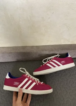 Жіночі замшеві кросівки adidas gazelle