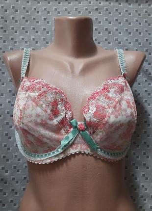 Бюстик на косточках мягкая чашка. marks spencer