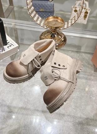 Жіночі черевики