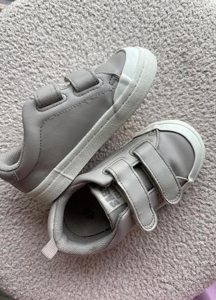 Кеди hm