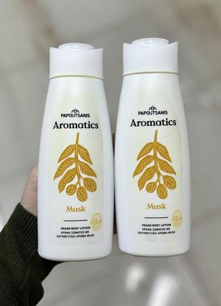 Papoutsanis aromatics musk body lotion лосьйон для тіла білий мускус, 300 мл1 фото