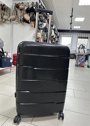 Валіза чорна розмір менший, середня, велика