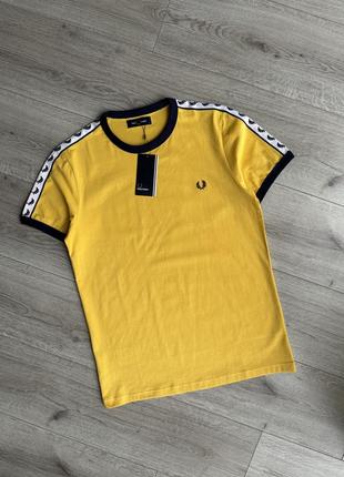 Футболка с лампасами fred perry