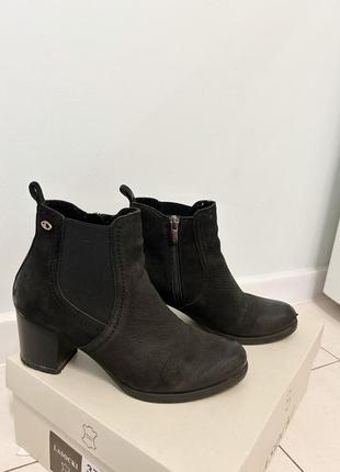 Осінні черевики