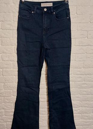 Фирменные стрейчевые джинсы