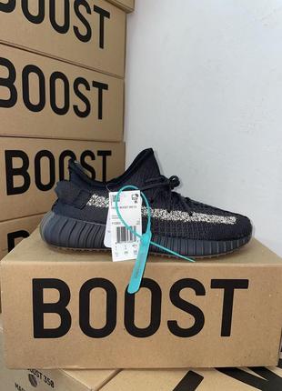 Кросівки жіночі yeezy 350 cinder рефлективна полоса 36