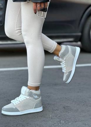 Зимние женские кроссовки