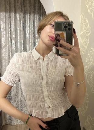 Белая прозрачная блузка