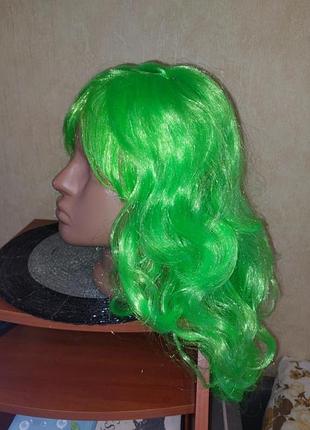 Искусственный маскарадный зеленый парик 52см