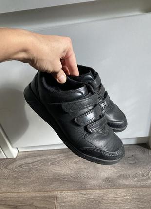 Clarks 12.5рр 30рр устілка 20см чорні шкіряні на липучках кросівки на дівчинку/хлопчика