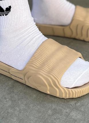 Adidas slides adilette 22 • beige &bull