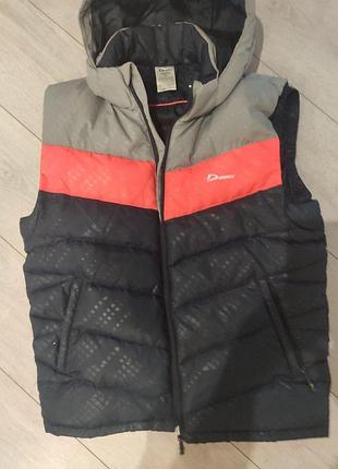 Жилетка пуховик demix,розмір 46