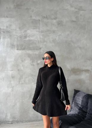 Женский трендовый белый черный вязаный костюм с короткой юбкой