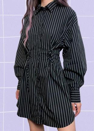 Базовое короткое корсетное платье-рубашка в полоску на завязках