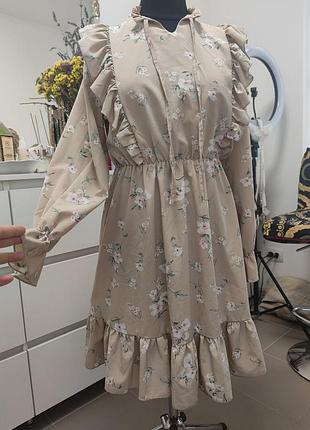 Сукня на дівчину