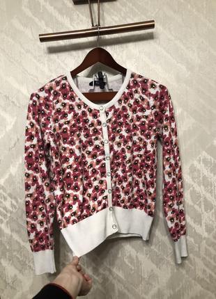 Кофтинка з квітковим принтом