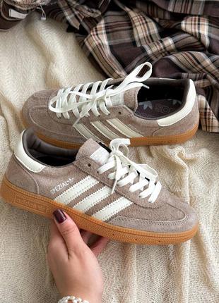 Замшевые кроссовки adidas spezial light brown