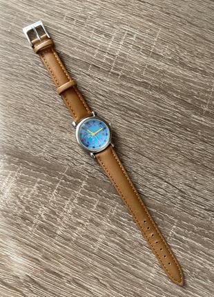 Кварцевые наручные часы с японским механизмом с кожаным ремешком