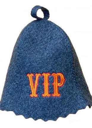 Захисна шапка з вологостійкої тканини для лазні або сауни з оригінальним принтом "vip" сіра