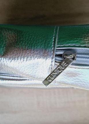 Косметичка сумка сріблястий металик clinique3 фото