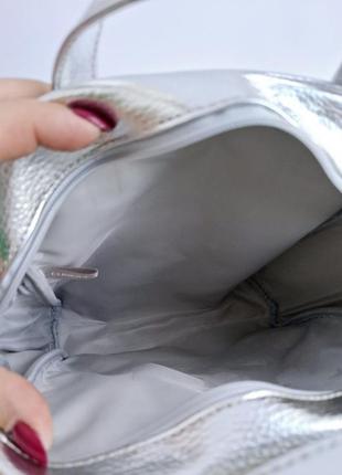Косметичка сумка сріблястий металик clinique7 фото