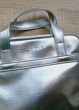 Косметичка сумка сріблястий металик clinique2 фото